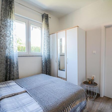 Apartment Piccolo For 2 Zara Esterno foto