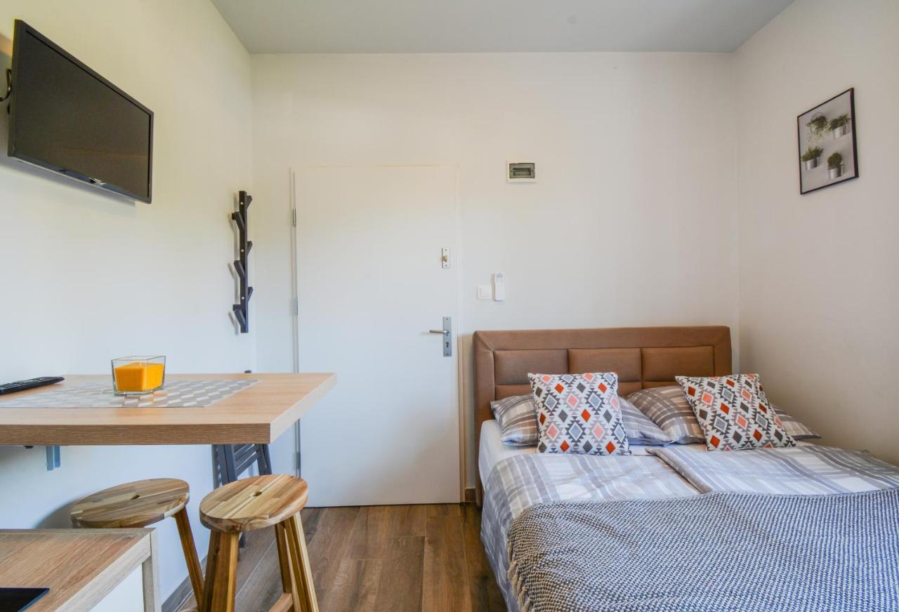 Apartment Piccolo For 2 Zara Esterno foto